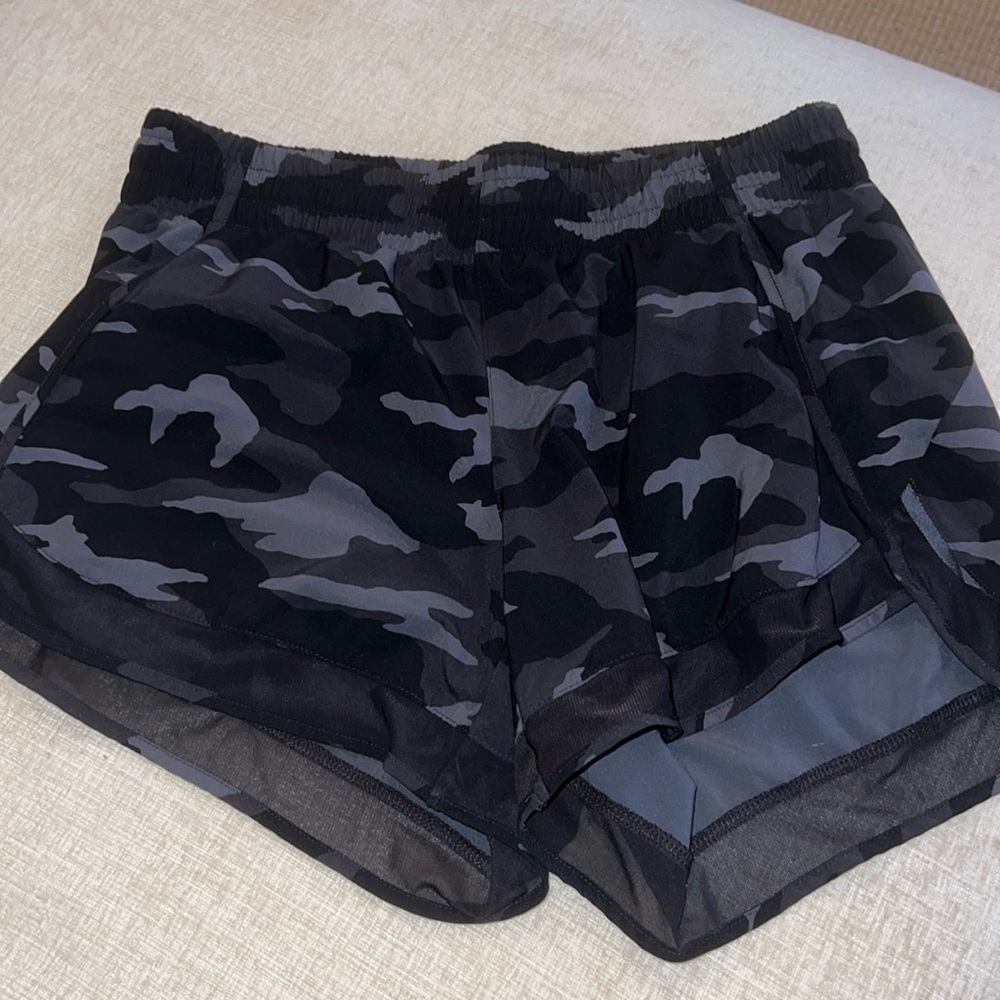 Athleta black camo shorts
